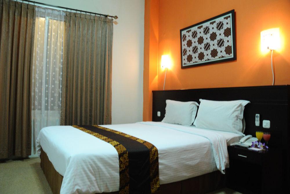 Hotel Aryuka Kejayan Buitenkant foto