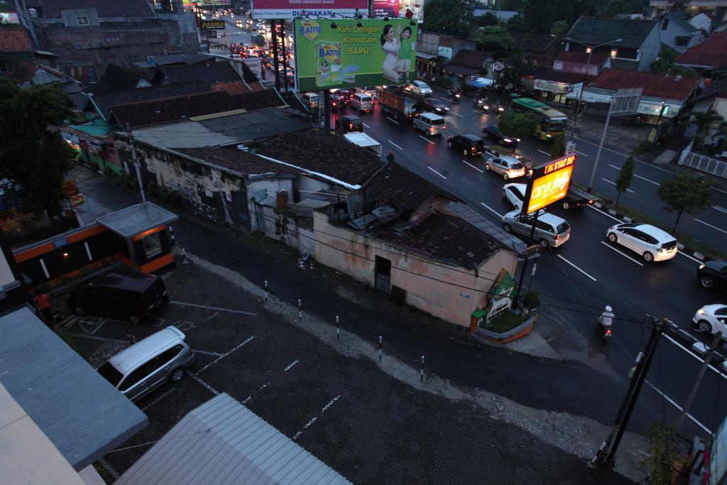 Hotel Aryuka Kejayan Buitenkant foto