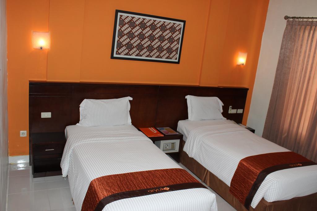 Hotel Aryuka Kejayan Buitenkant foto